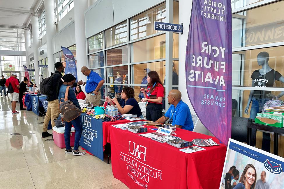 FAU Hosts Link Program Sign-up Days at Area State Colleges